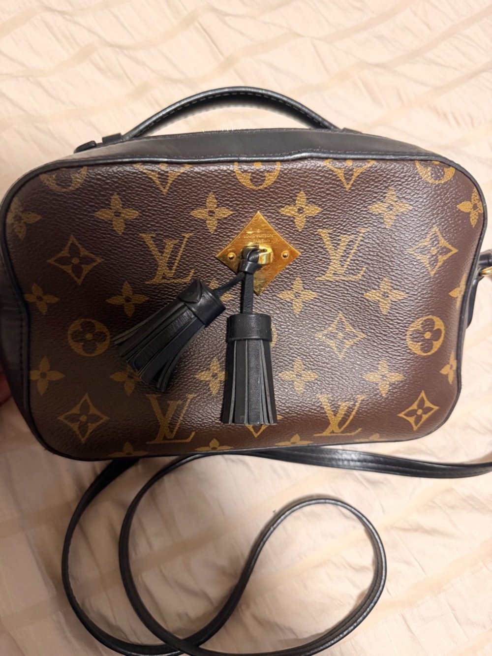 Authentic Louis Vuitton Monogram
Canvas Saintonge Shoulder Bag